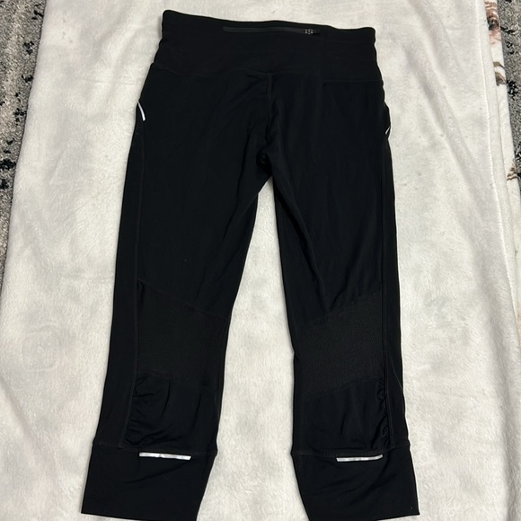 Athleta Relay black Capri cropped leggings - Picture 4 of 11